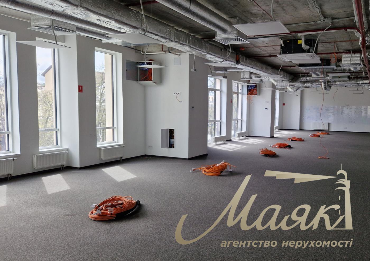 Office for rent with renovation 1294m2, BC Astarta, Podol
