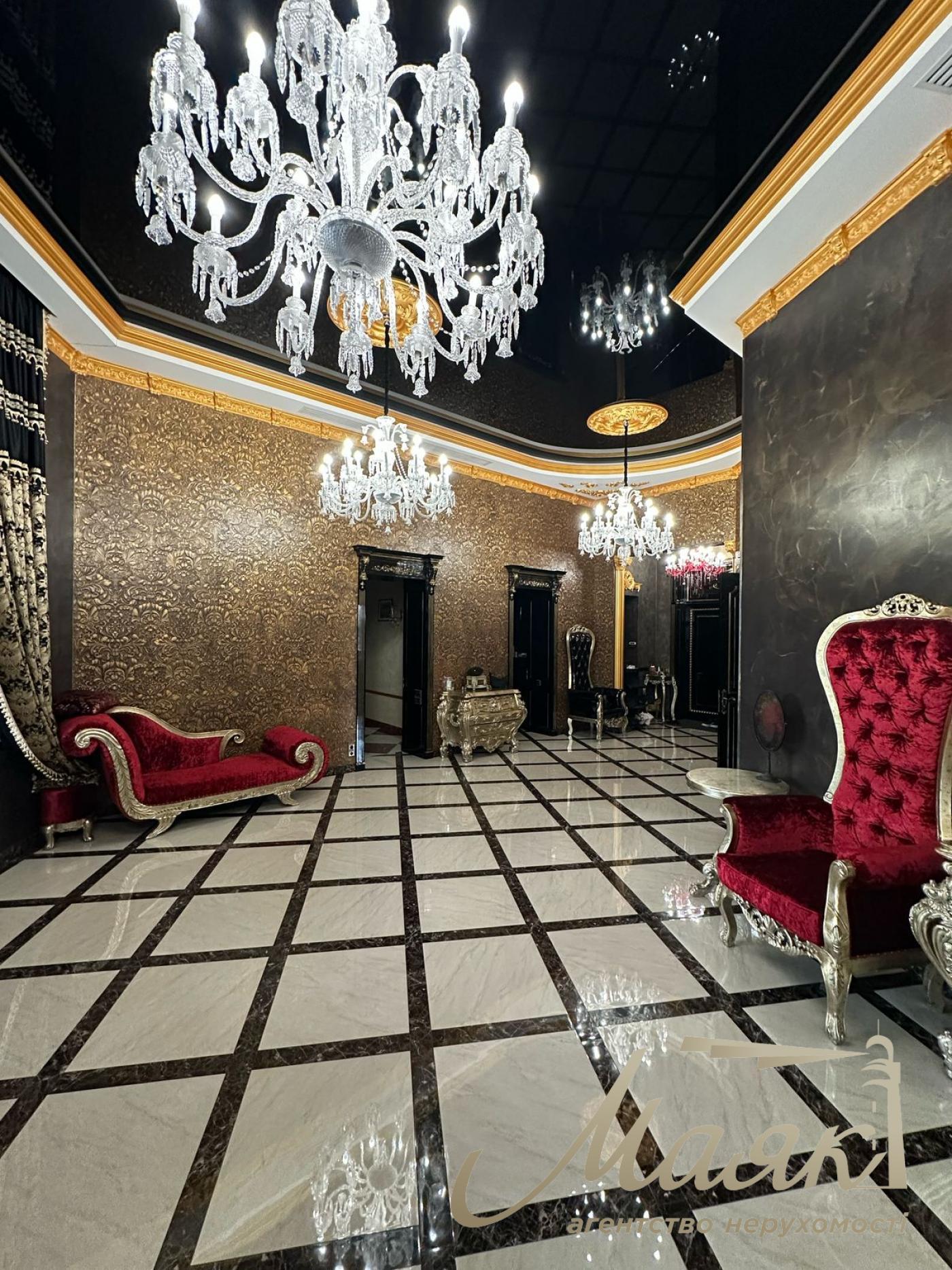 For sale one-storey cottage with access to the lake in the cottage town in the village of New Bezradichi, Obukhiv district.