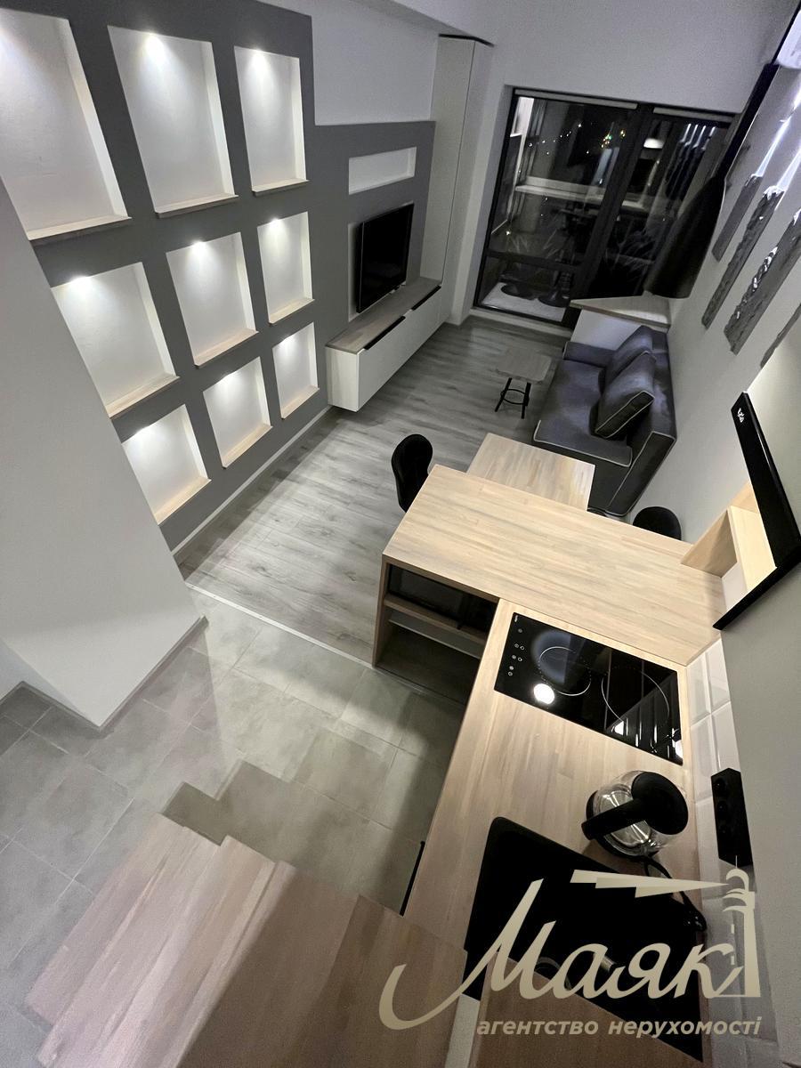 Продажа двухуровневой 1-комнатной квартиры в центре Подола, м. Контрактовая площадь