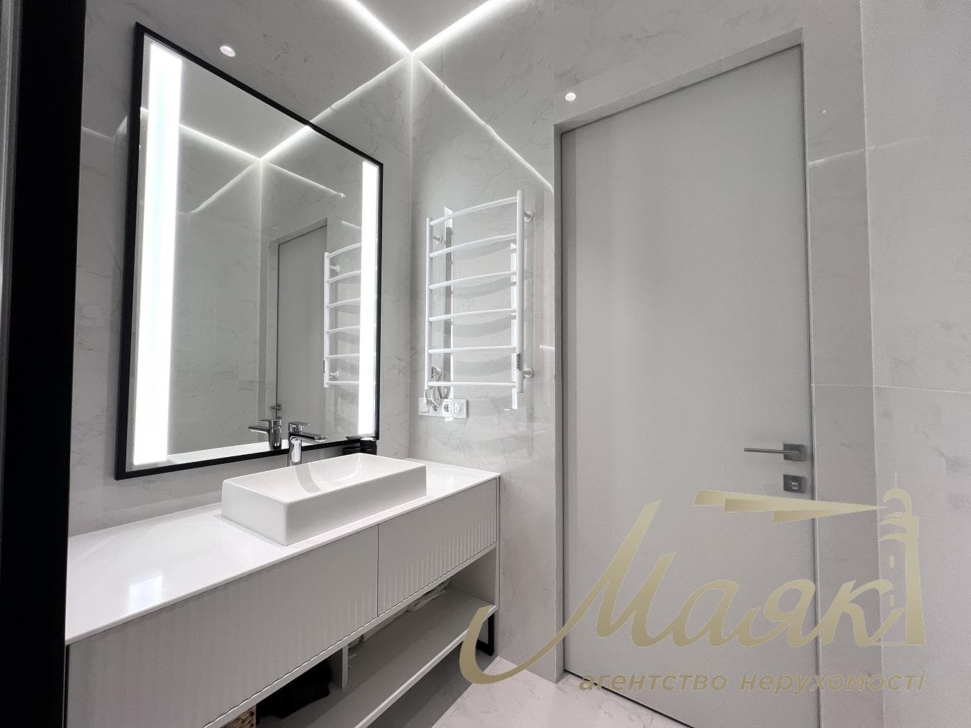 Продаж 1-кімнатної квартири з гарним видом (58,4 м²) у ЖК «Riverstone», вул. Дніпровська Набережна, 10-Д