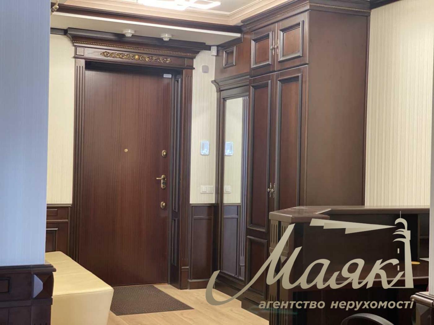 Аренда офиса 200 кв.м ул.Институтская 18А, Правительственный квартал