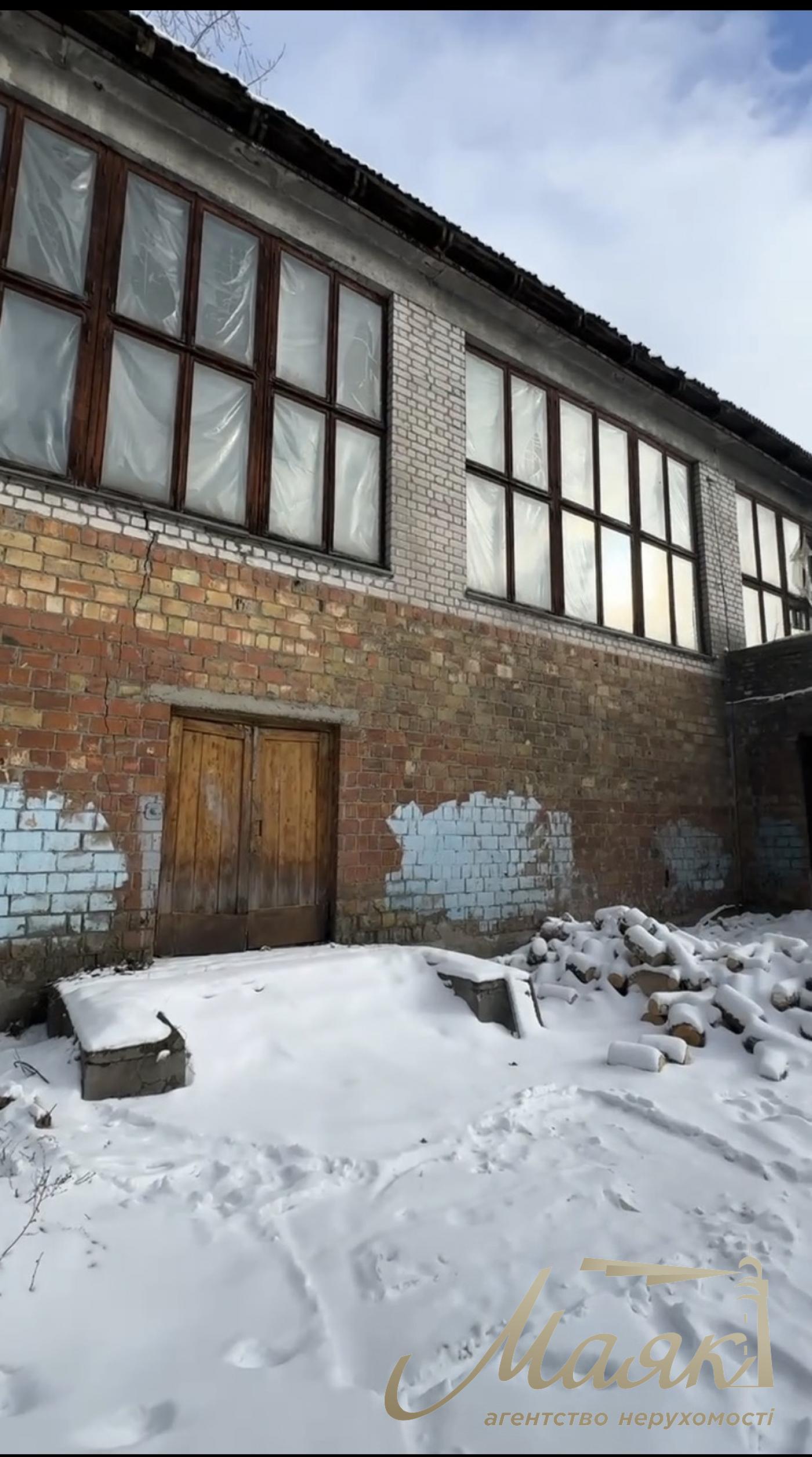 Оренда окремо розташованого спортивного комплексу Видубичі Під Дарницьким мостом