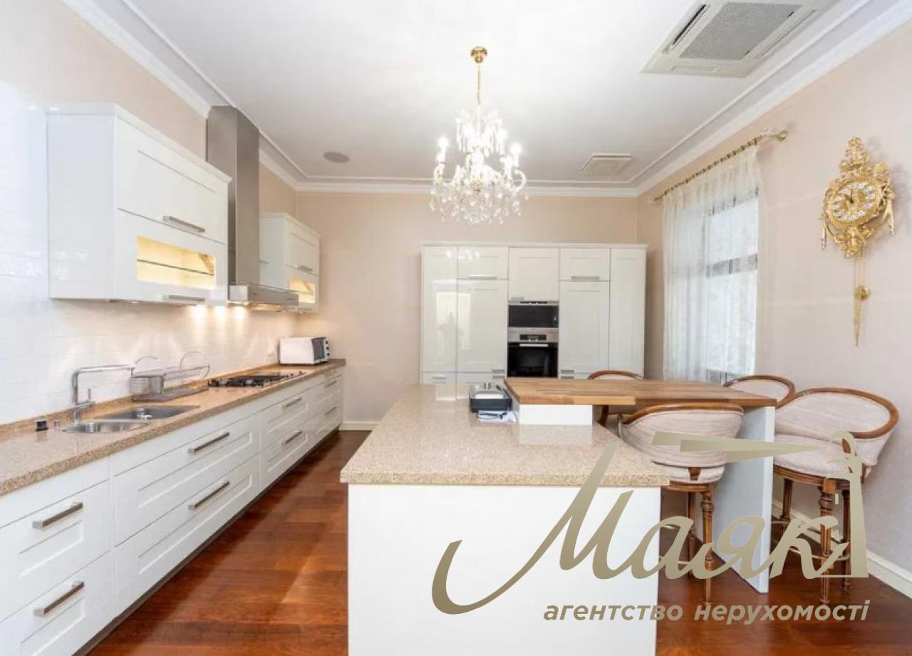 Продаж 3-х кімн. квартири, 278 м2, на вул. Городецького