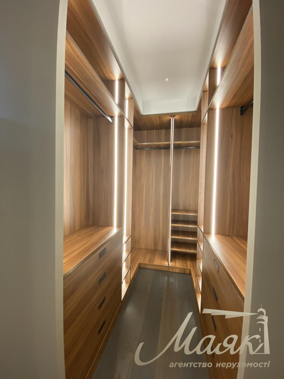 Продажа  апартаментов в историческом центре ул. Богомольца 278м2