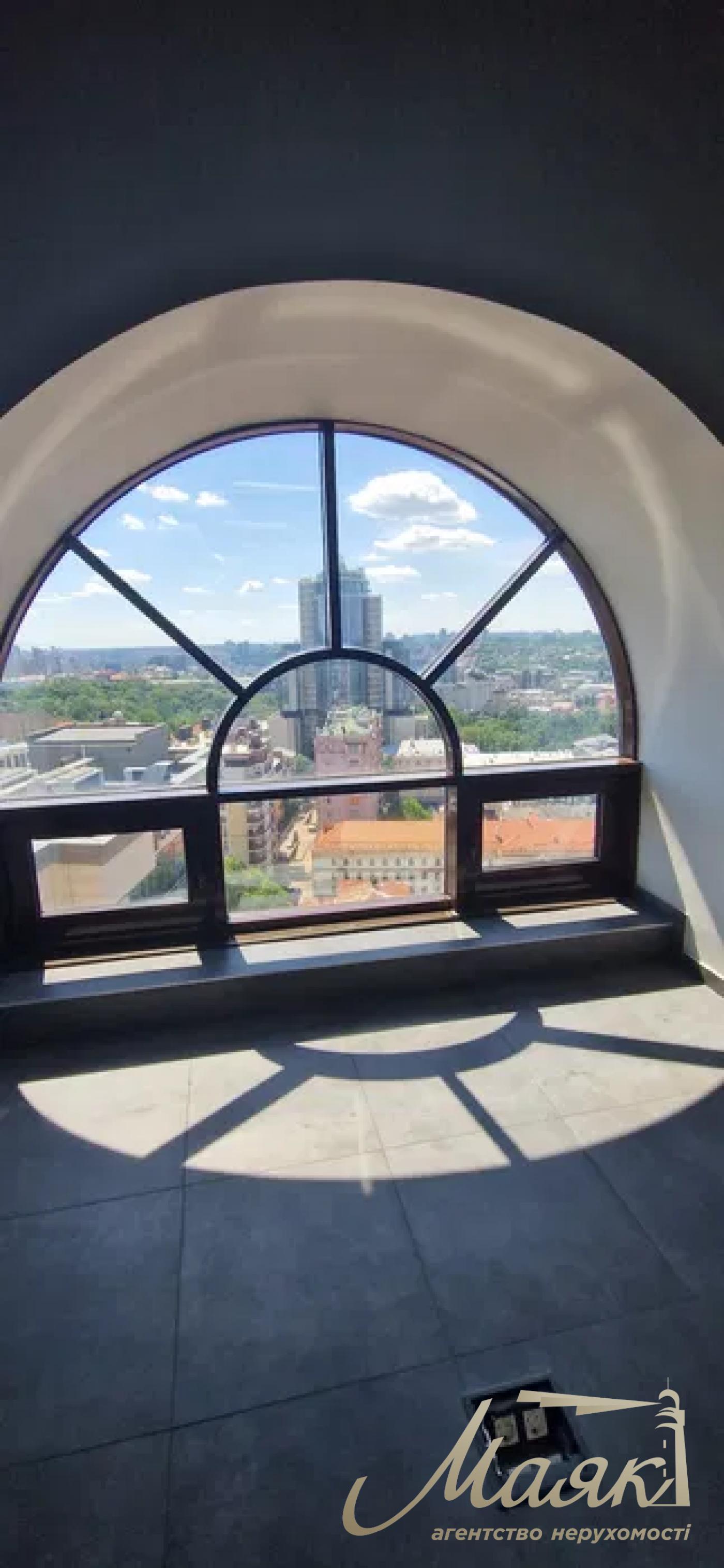 Оренда офісу 214м2 в ЖК Фундуклеївський по вул.Бодана Хмельницького 58-А, Центр.