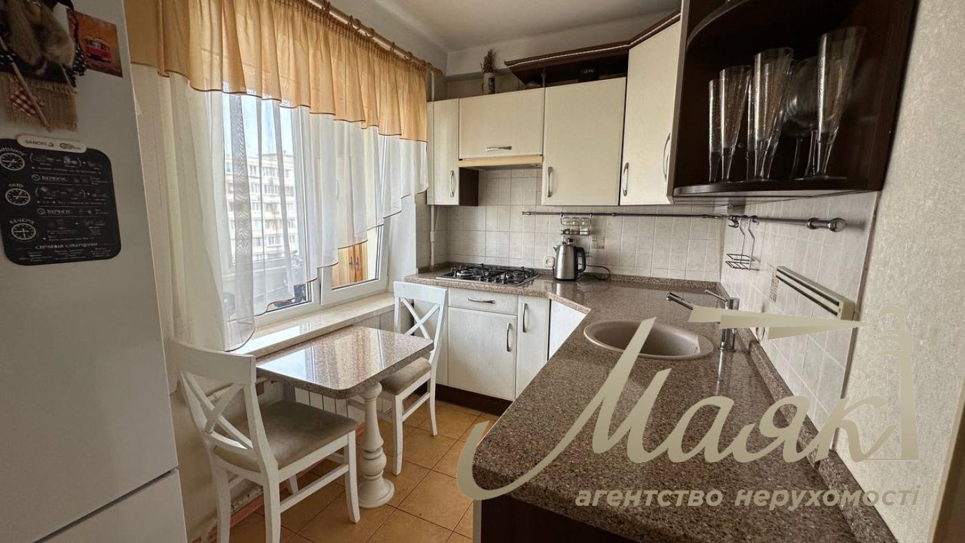 For sale 3-room apartment 57m2, Obolonskyi district, Ivasyuka 15A