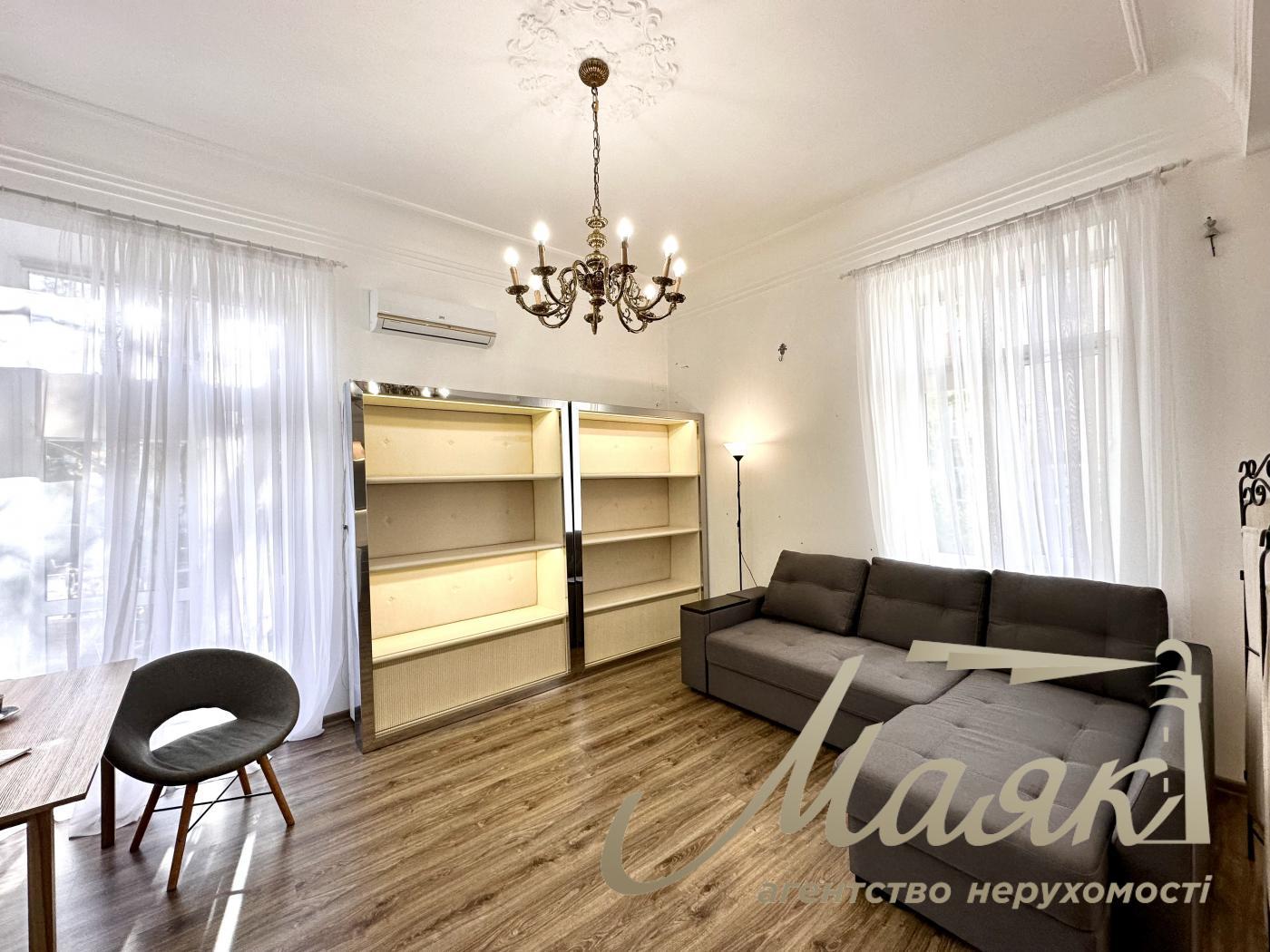 Продаж квартира-студія 40м2 в центрі вул. Заньковецької 6, Липки, Київ