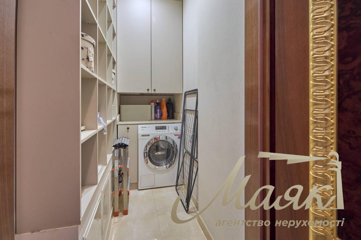 Оренда 4 кімнатної квартири, 163 м, Жилянська 30а, Голосіївський район