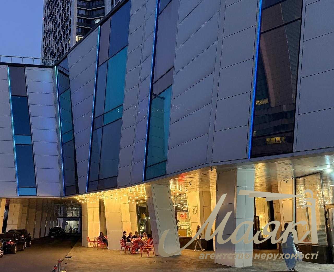 Аренда фасада 120м2 ЖК Манхеттен Сити, КПИ