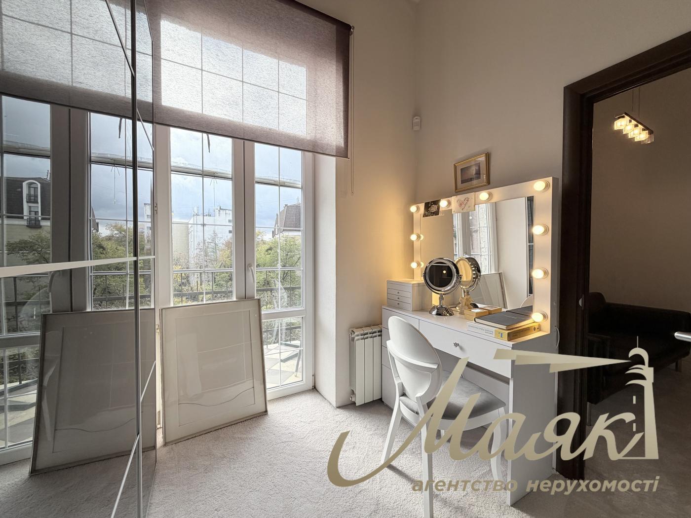 Оренда 4х-кімнатної квартири 200 м² у самому серці Києва - вул. Рейтарська, 5, Шевченківський район.