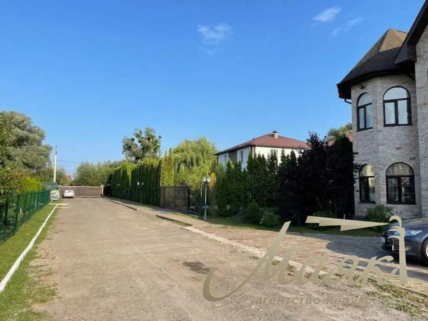Sale of a 2-storey house 290m2 in the village of Novye Bezradichi