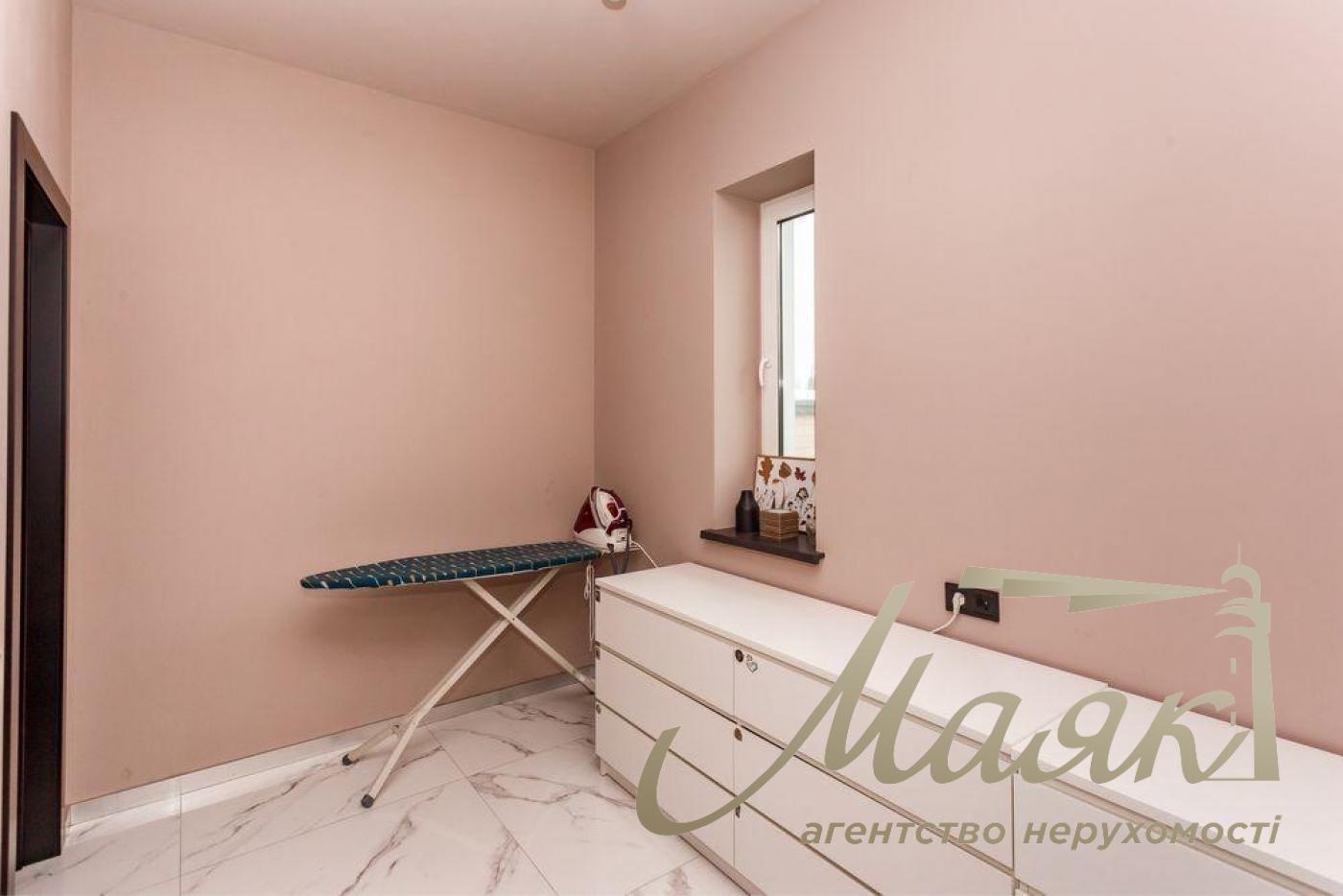 Продаж 2-поверхового будинку 210м2 с.Підгірці, Романків