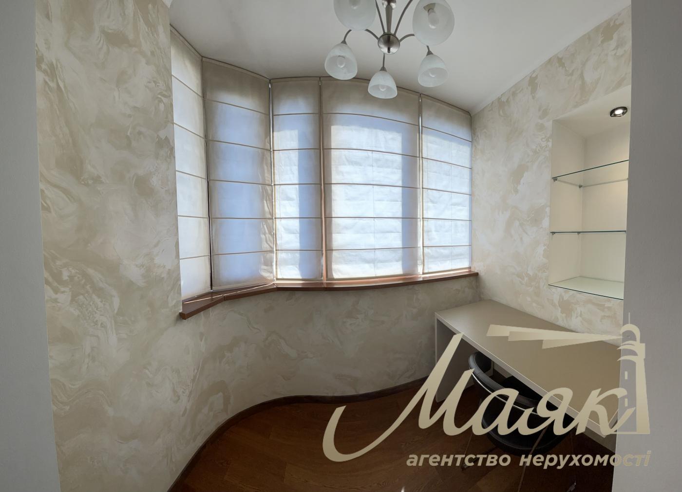 Продаж дворівневої 4к квартири вул. Котельникова, Святошино