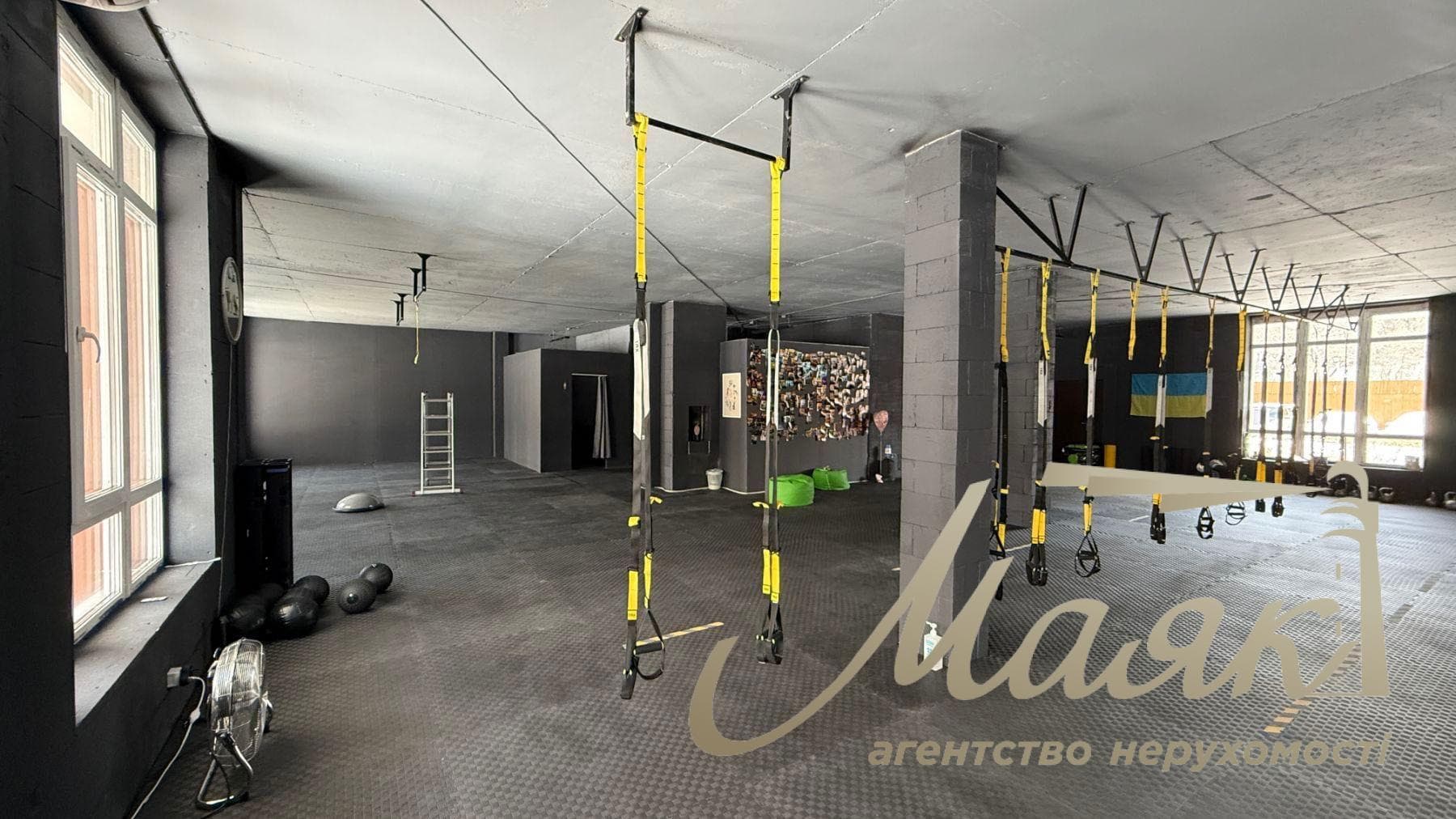 Оренда фасадного приміщення (418 м²) на першому поверсі за адресою: вул. Польова, 73, Солом’янський район.