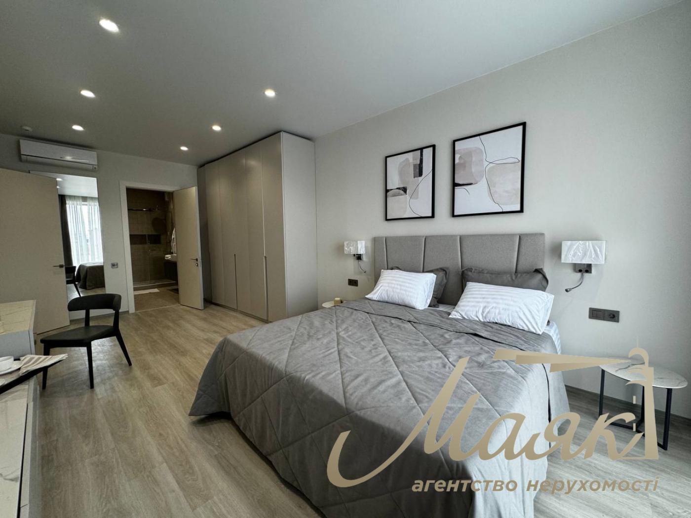 Rent of 4-room apartment, residential complex Atlantic, Antonovicha (Gorky) street, Vladimirsky market.2