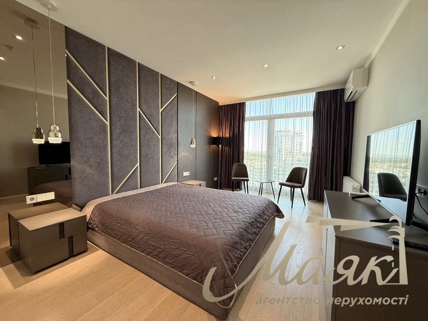 100-square-meter penthouse for rent in the Podvysotsky residential complex, Podvysotsky Street
