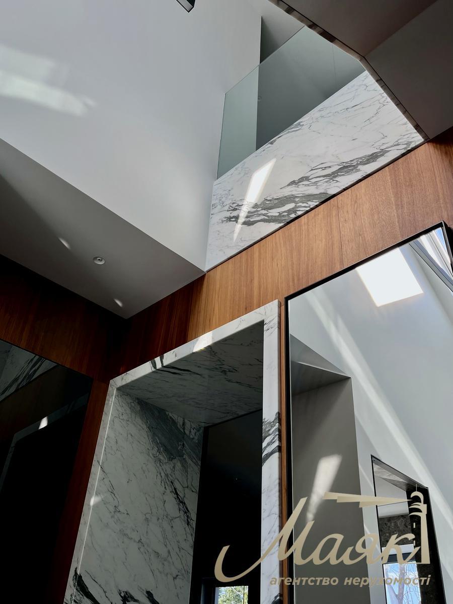 Продаж квартири 274 м² з дизайнерським ремонтом Київ