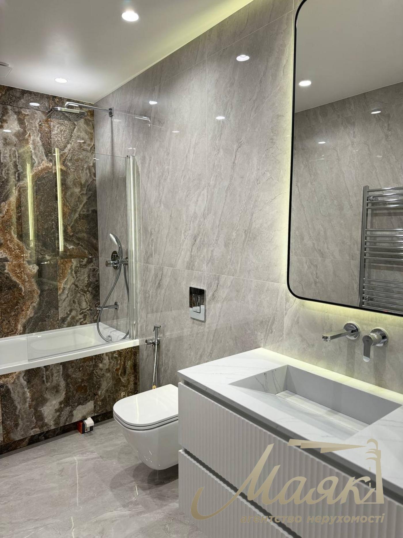 Продажа 3к квартиры  ЖК Французский Квартал-2 125м2