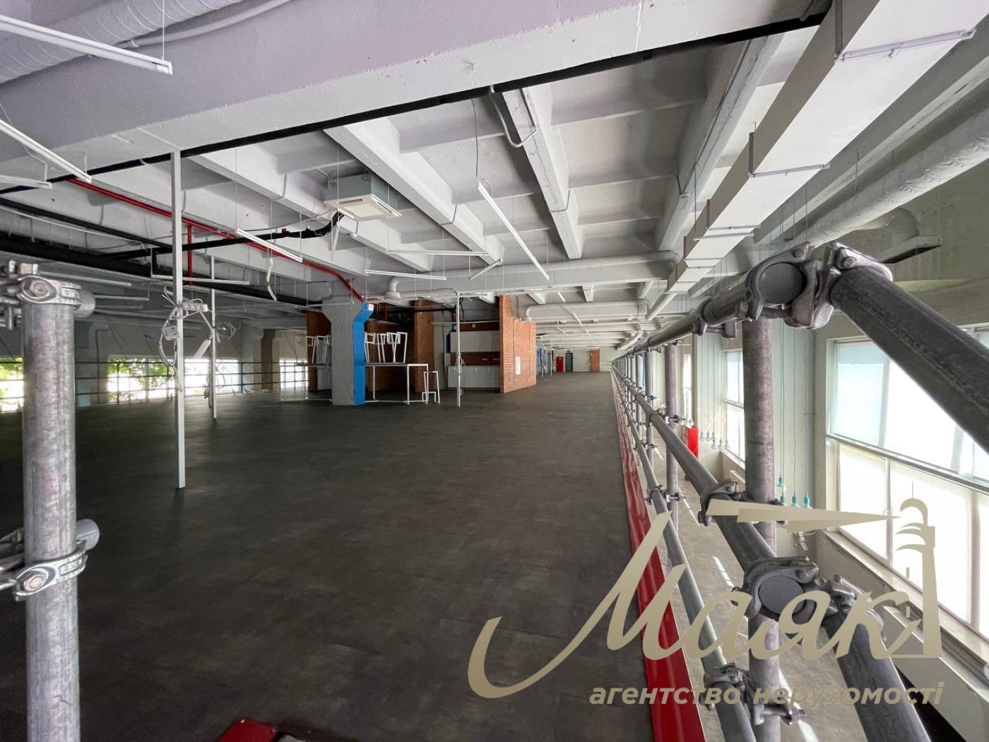 Аренда офисного помещения 1712м2 возле м. Политехнический институт
