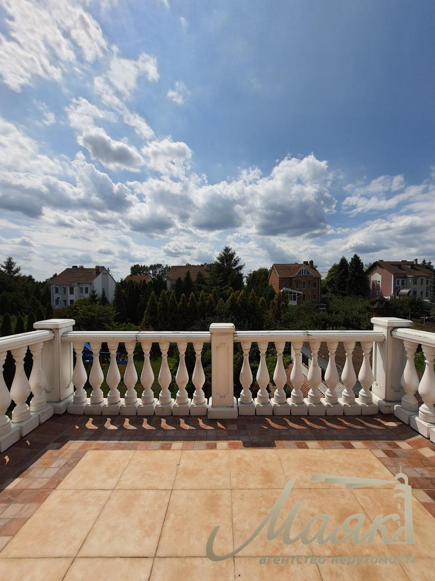 Продаж будинку 550м2 у с. Крюківщина, під Києвом