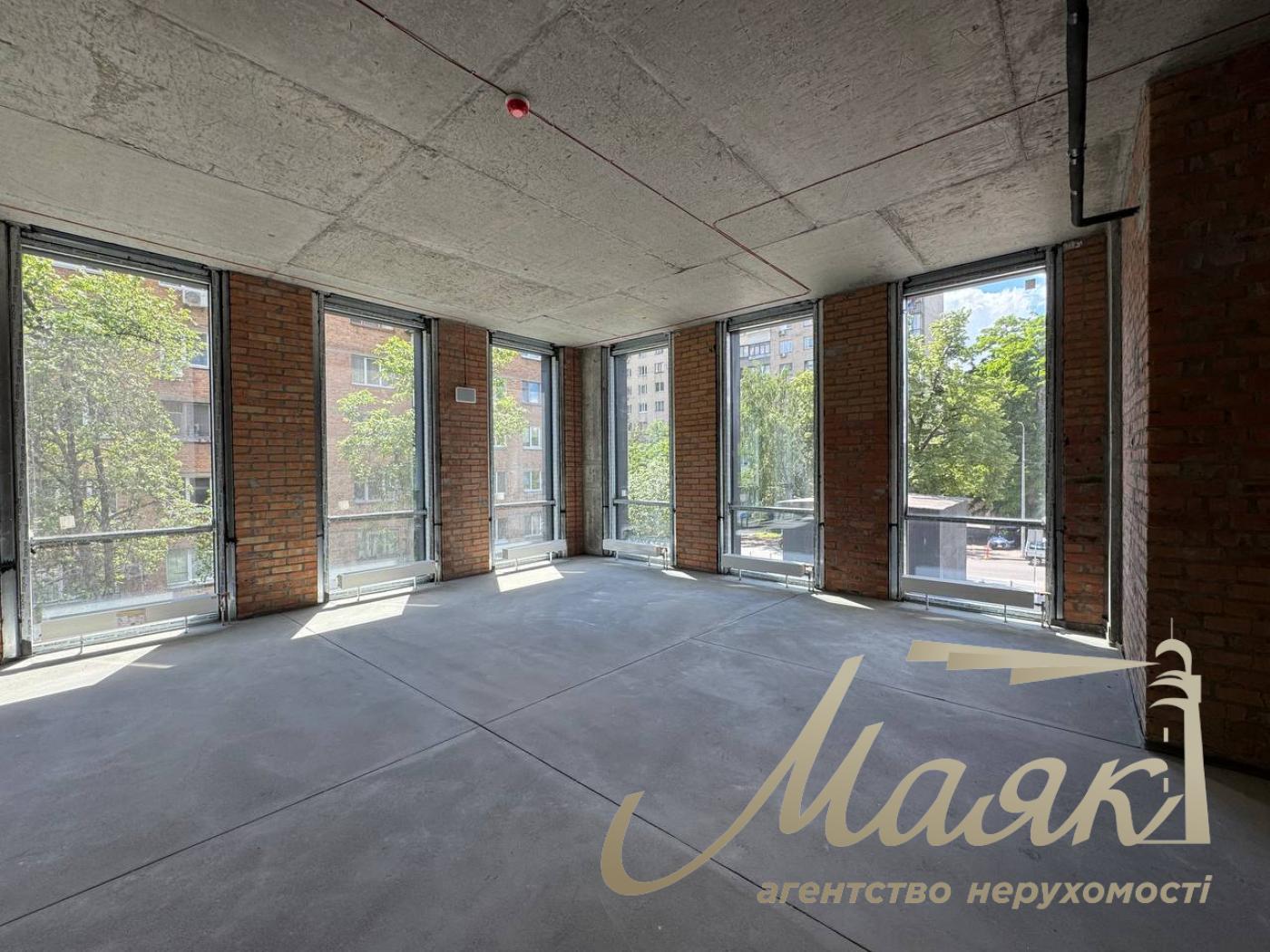 Оренда фасадного 110м2 приміщення ЖК Трініті вул. Тютюнника, 39/2