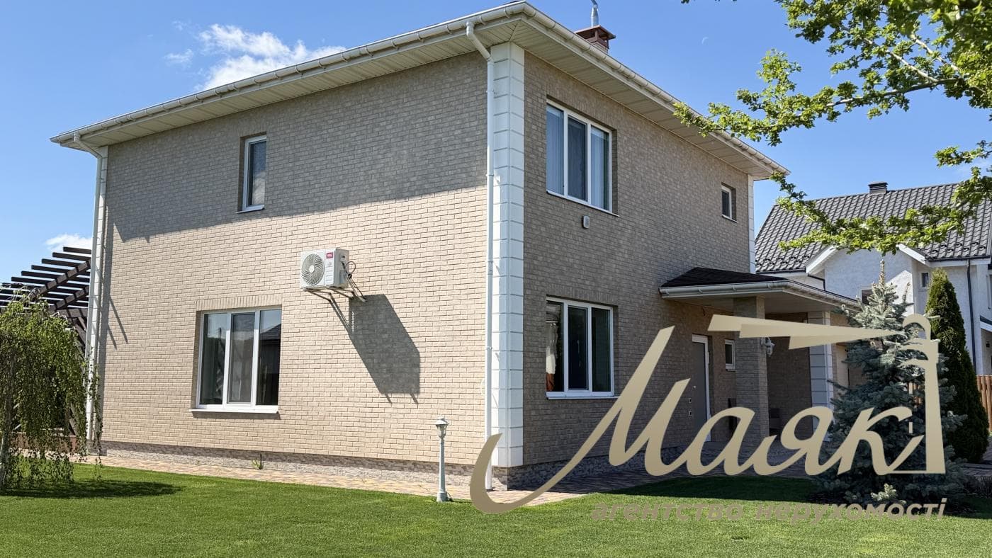 Продаж 2х-поверхового будинку 246м2 с. Зелений Бір/Крушинка, Одеський напрямок, Київська область.