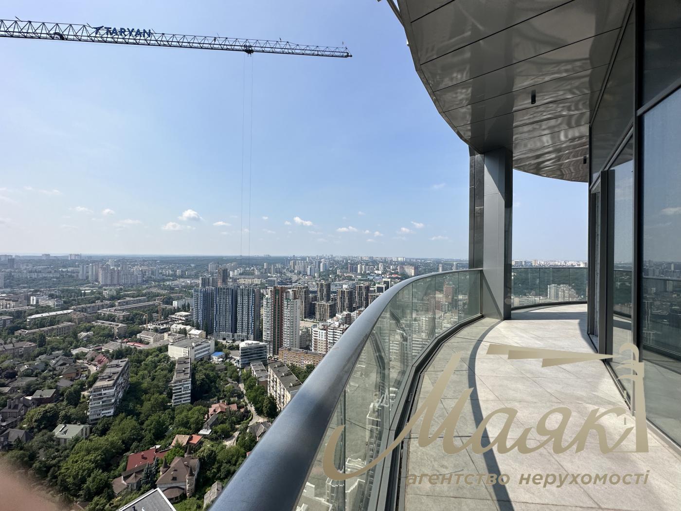 Продаж пентхауса 383м2 у ЖК Taryan Towers