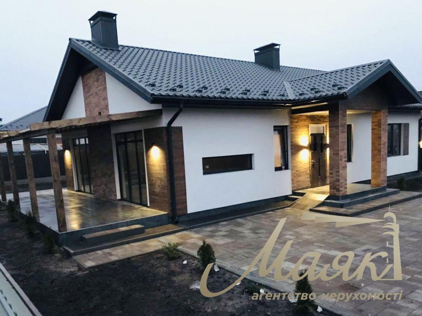 Продаж 1 пов. будинку 148 кв.м. Площа - 6 соток. Буча. У лісі.