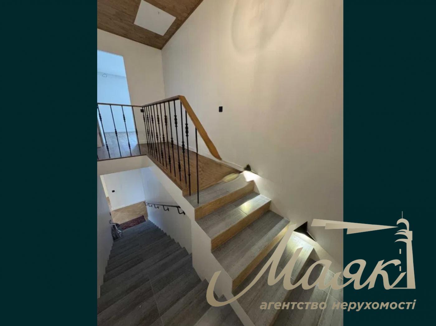 Продается дом 260 м², 10 соток в Голосеевском районе, Конча-Заспа, хутор Мрыги.