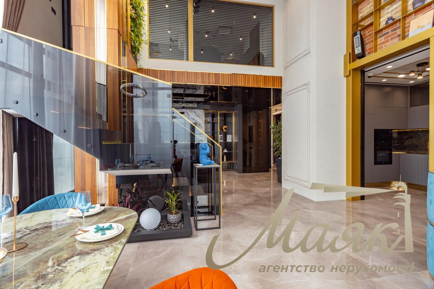 Продаж пентхауса 195 м² з терасою та дизайнерським ремонтом у ЖК Park Avenue VIP, Київ