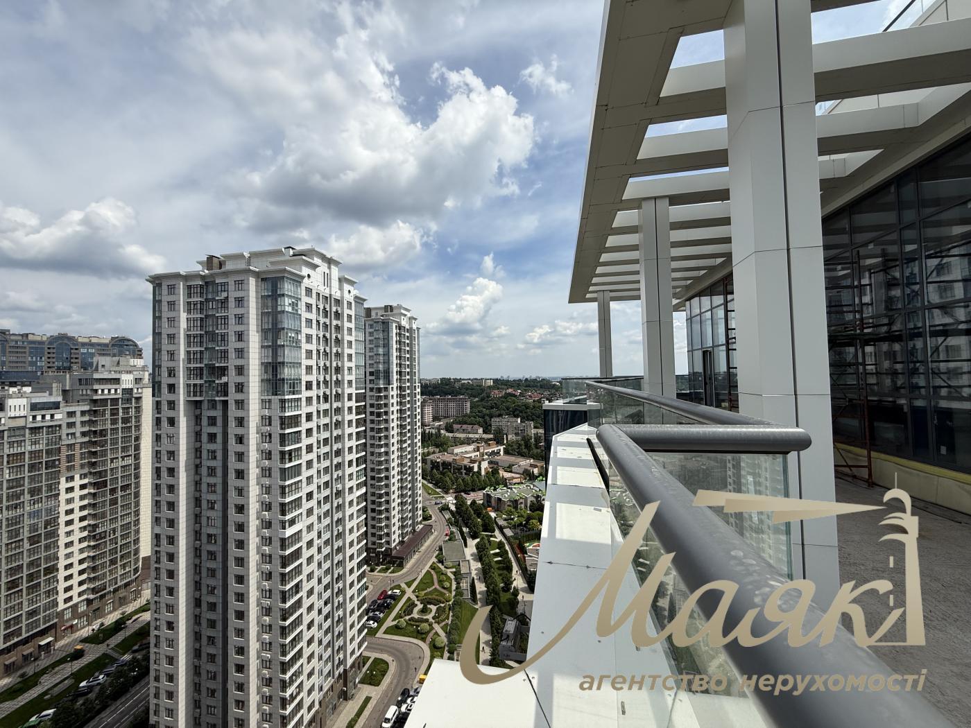 Sale of apartment/penthouse with view in residential complex Novopecherskie Lipki, Andreya Verkhoglyada street, Pechersky district, Kyiv