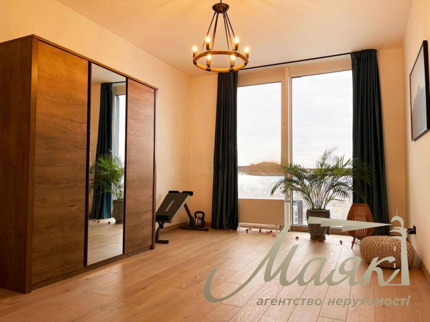 Продаж видової 4-х кімнатної квартири, 113 м2 в ЖК Славутич Зарічний