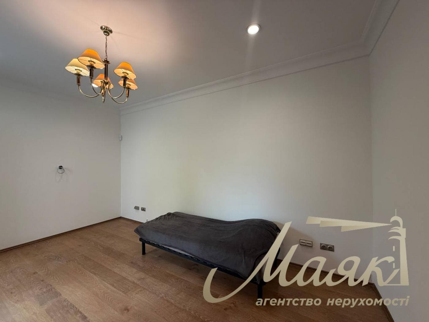 90-square-meter office for rent at 16 Lyuteranskaya St., Lipki, Khreshchatyk.