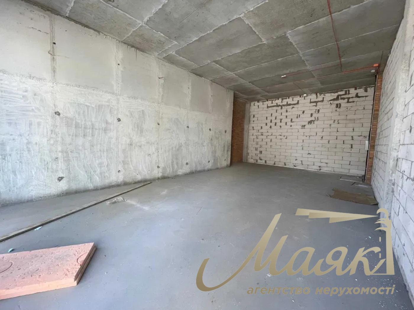 Rent of facade 57 sq.m in residential complex Varshavsky 3