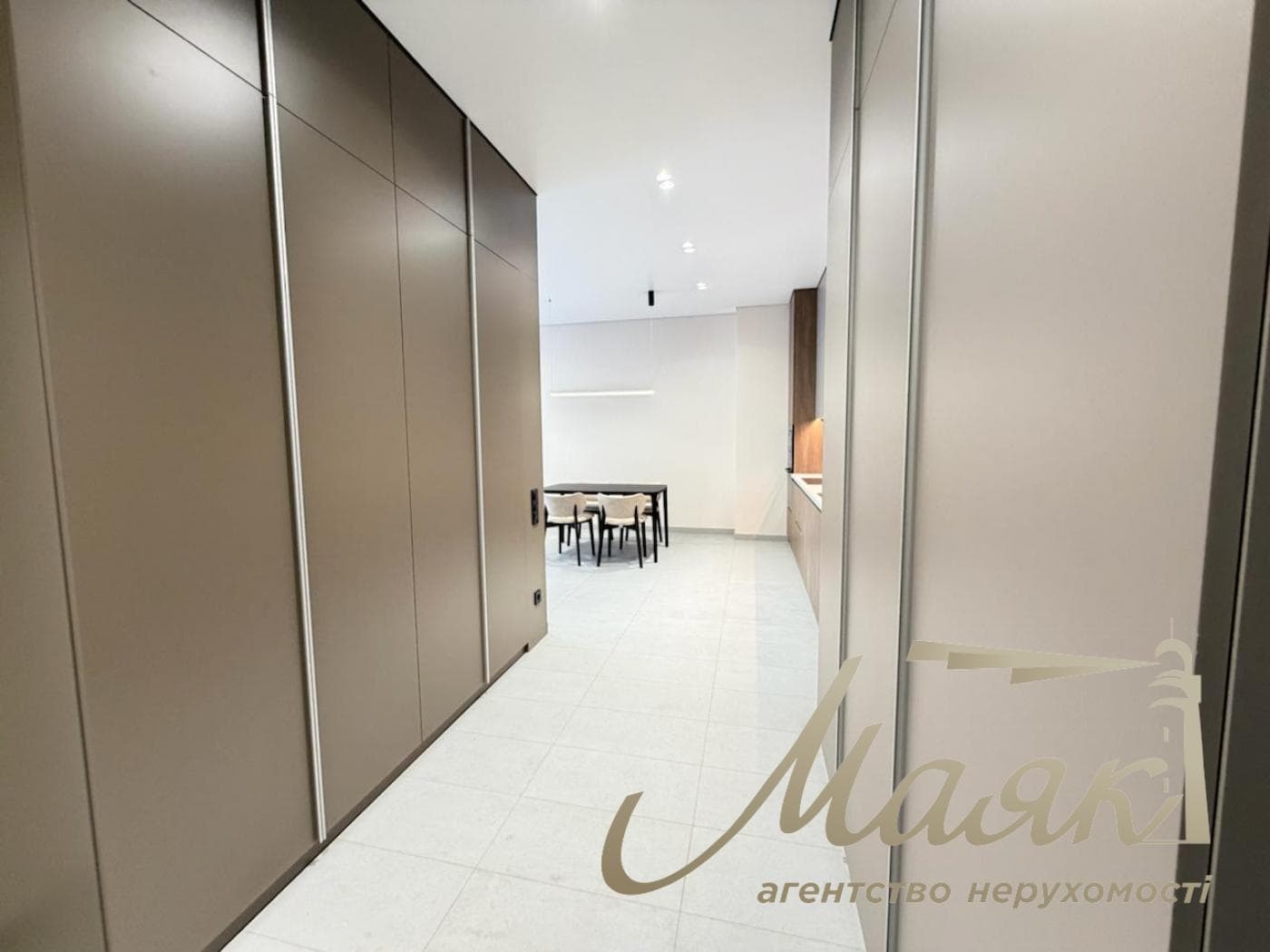 3-Bedroom Apartment for Rent in the Novopecherskie Lipki Residential Complex, 15B Verkholyuda (Dragomirova) St.