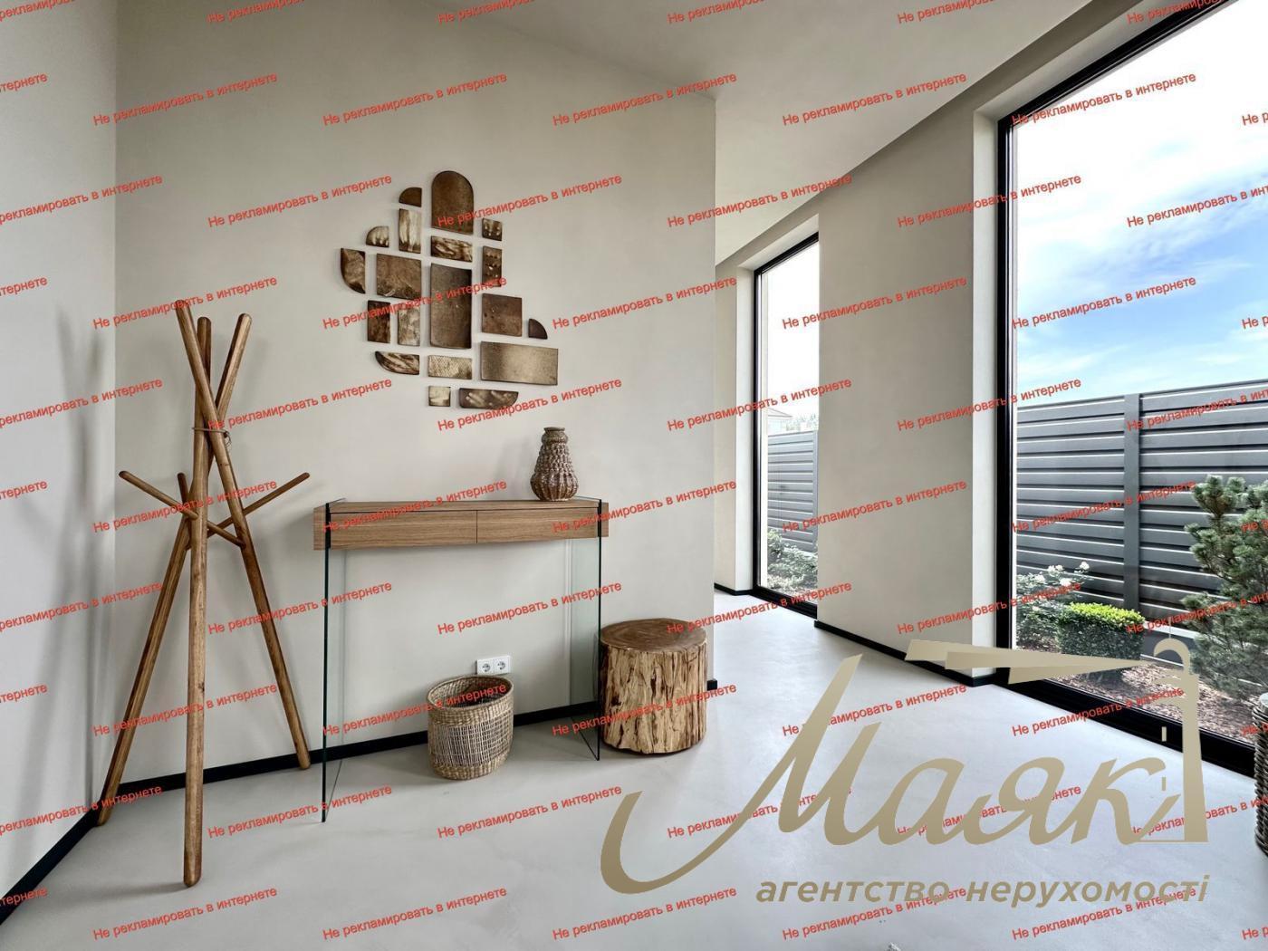 Пропонується на продаж унікальний будинок у Конча-Заспі, село Козин, виконаний у сучасно-етнічному стилі