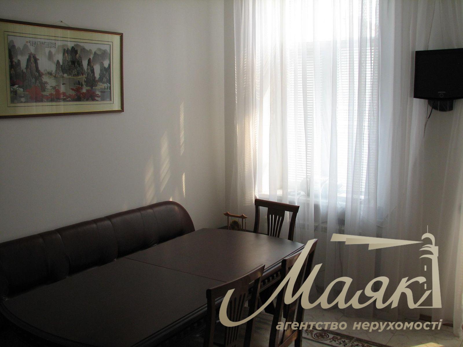 Rent 2-room apartment Bankovaya st., Center, Lipki