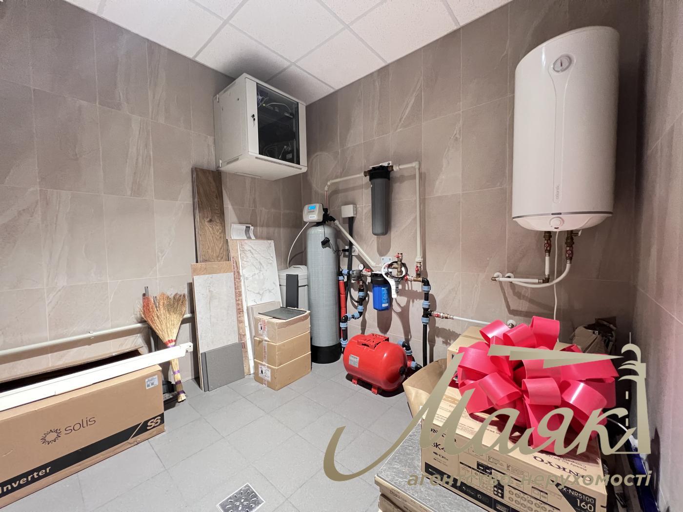 Оренда заміського будинку на Осокорках у котеджному містечку "Блакитна Лагуна"