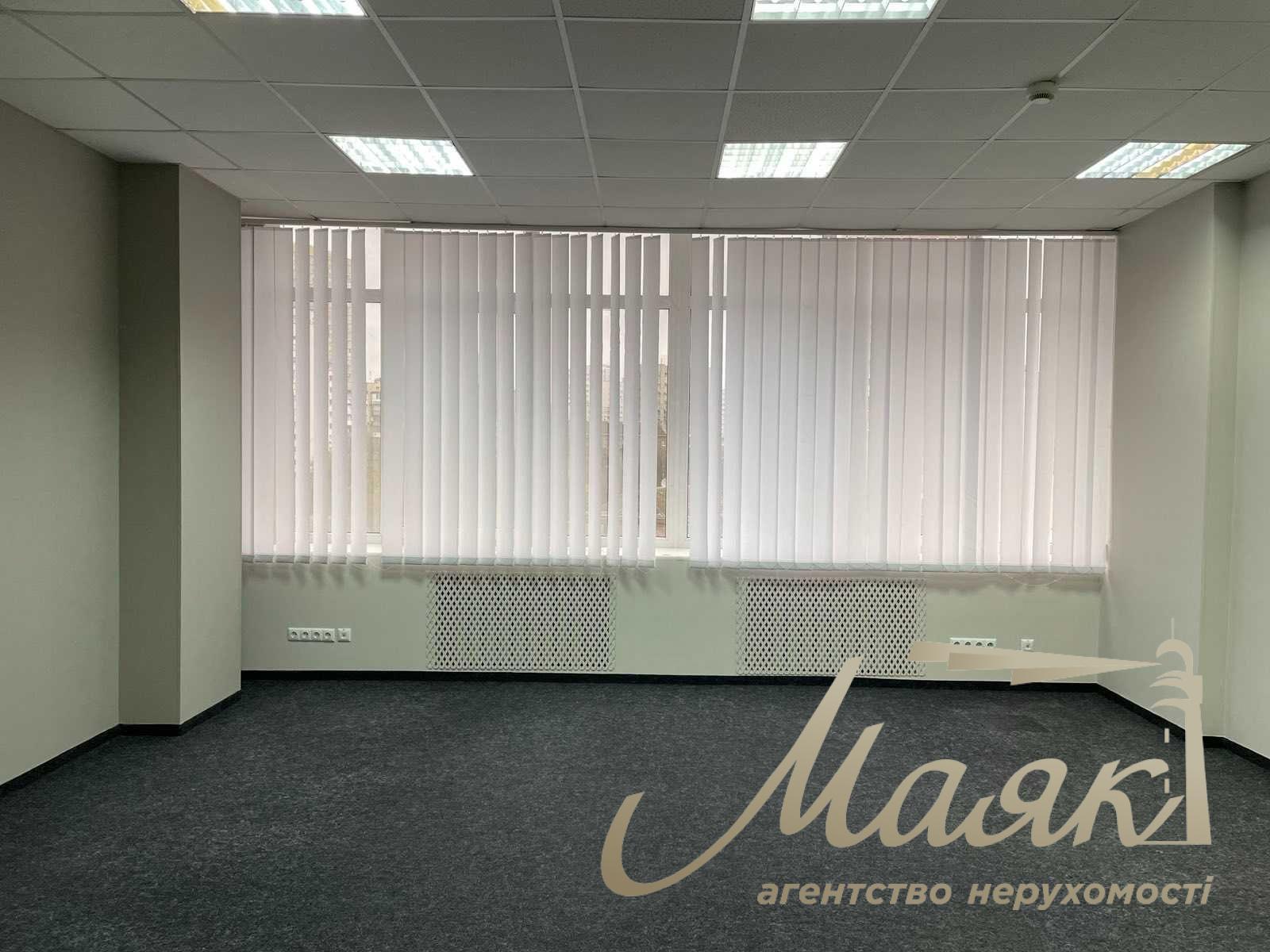 Аренда офисного помещения 636 м2 в БЦ, метро Голосеевская