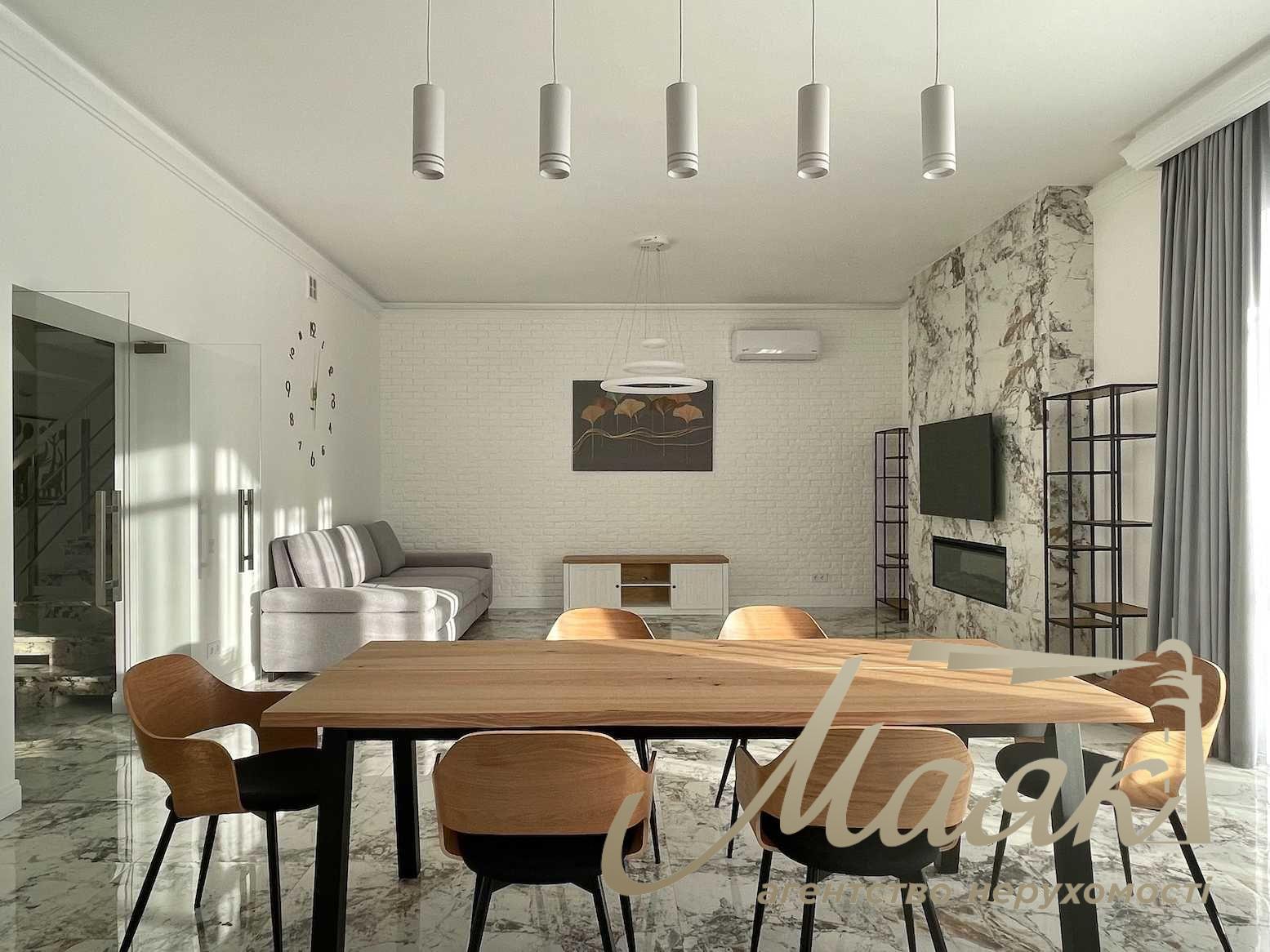 Продажа 2х-этажного дома 285м2 с.Чапаевка