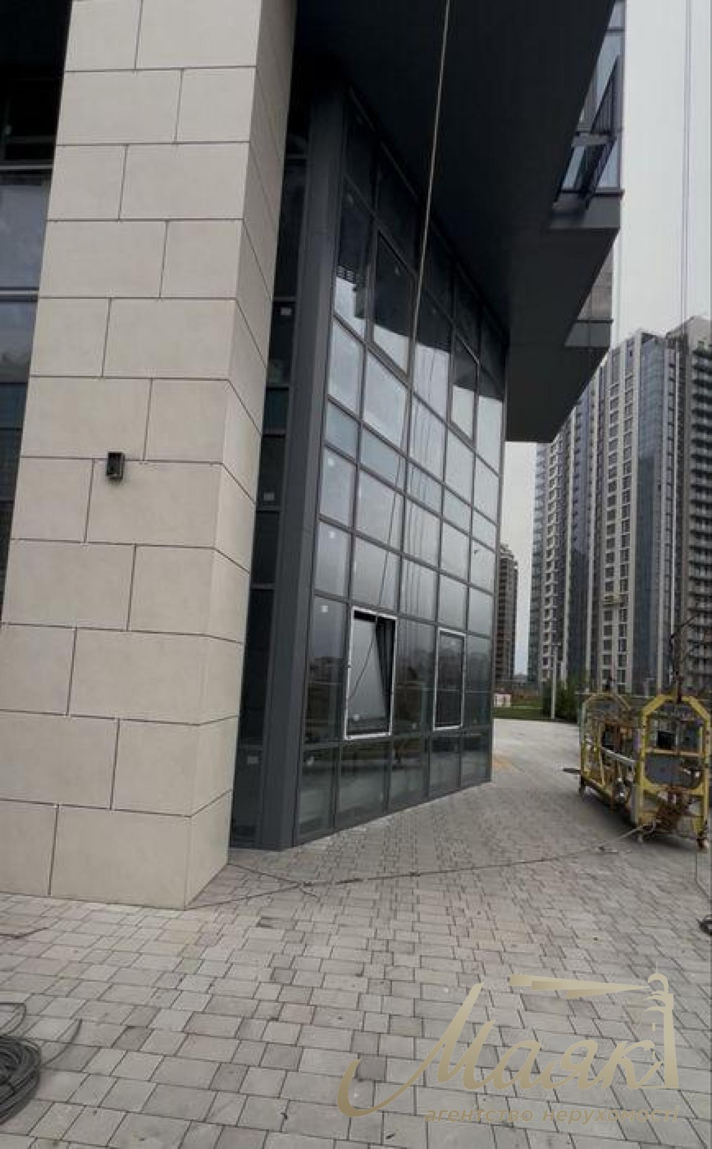 Оренда фасадного комерційного приміщення ЖК Новопечерські Липки, вул. Верхогляда (Драгомирова)