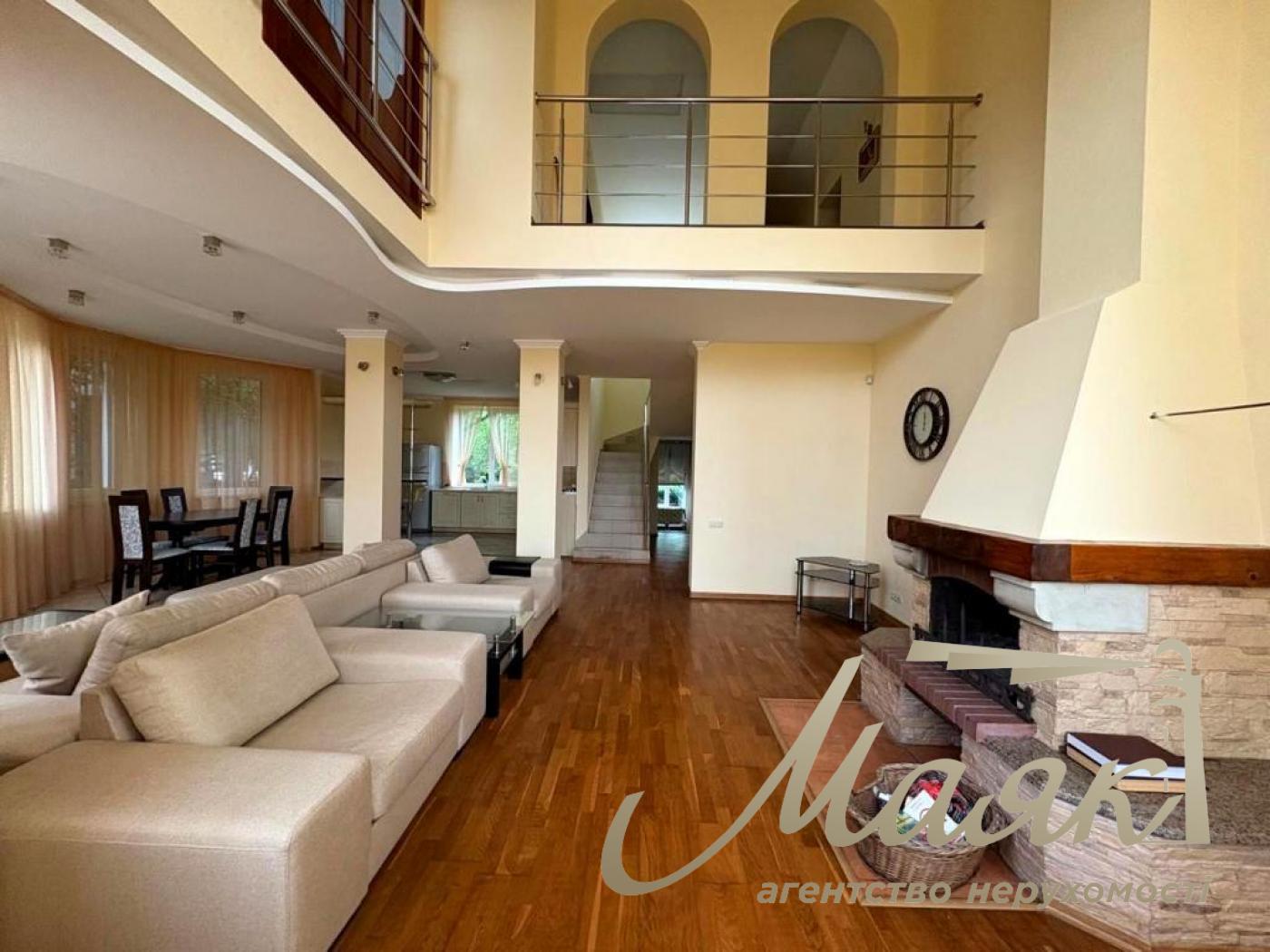 Продаж 2-поверхового будинку 220м2 з ремонтом і меблями в Гатному