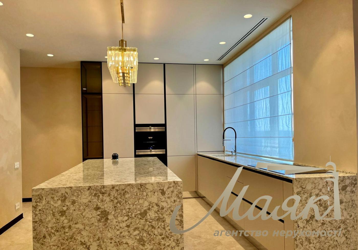 Продаж 4-кімнатної квартири 190м2 в ЖК "Новопечерські Липки" Адреса: вул. Верхогляда (Драгомирова) 15-А, Печерський район, Київ.