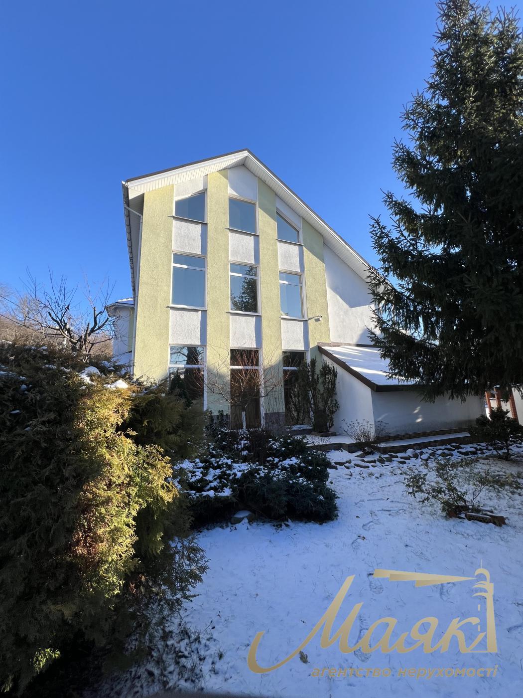 Rent of a 3-storey house 460m2, Goloseevsky district, Myshelovka.