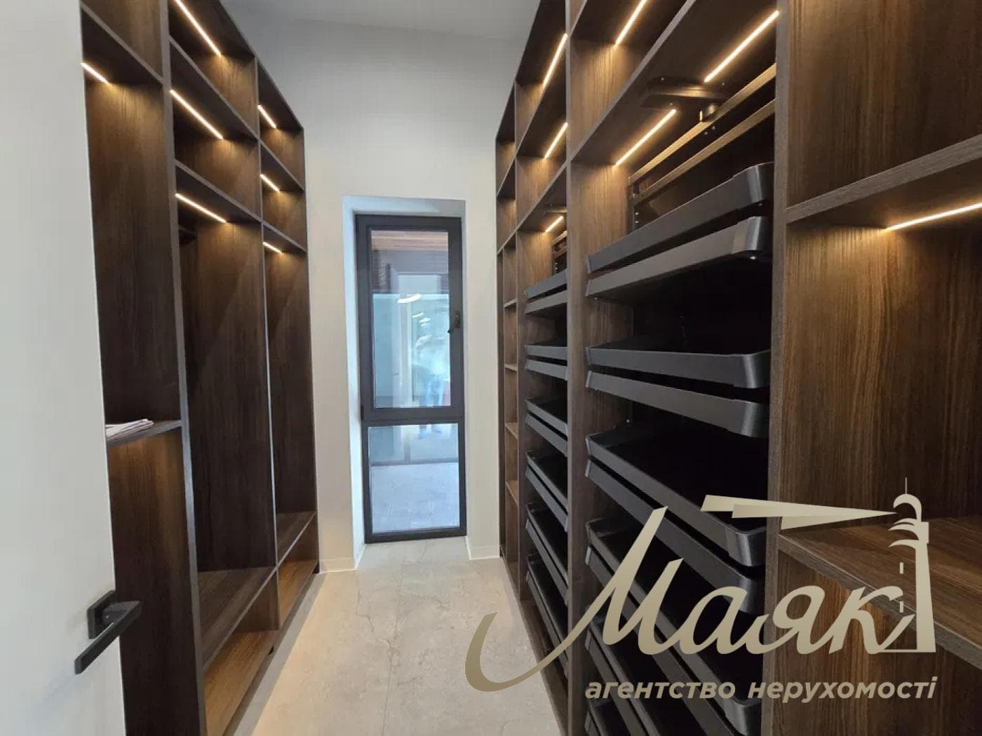 Продаж 3-поверхового будинку площею 350 м², Ходосівка, КГ «Нова Ходосівка»