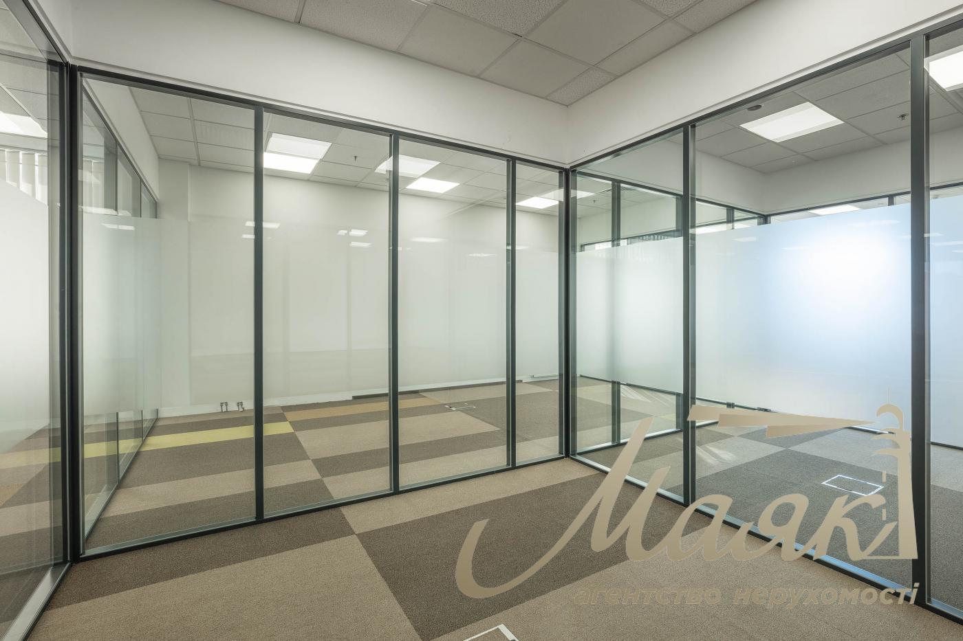 Оренда офісу 726м2 в БЦ Євразія, по вул.Жилянська 78, Центр.