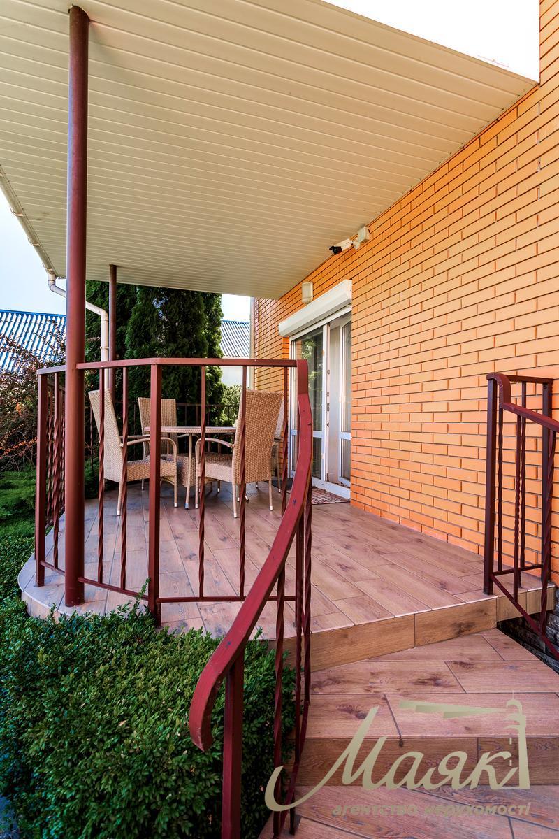 Продаж будинку 233 кв.м. у с.Хотів