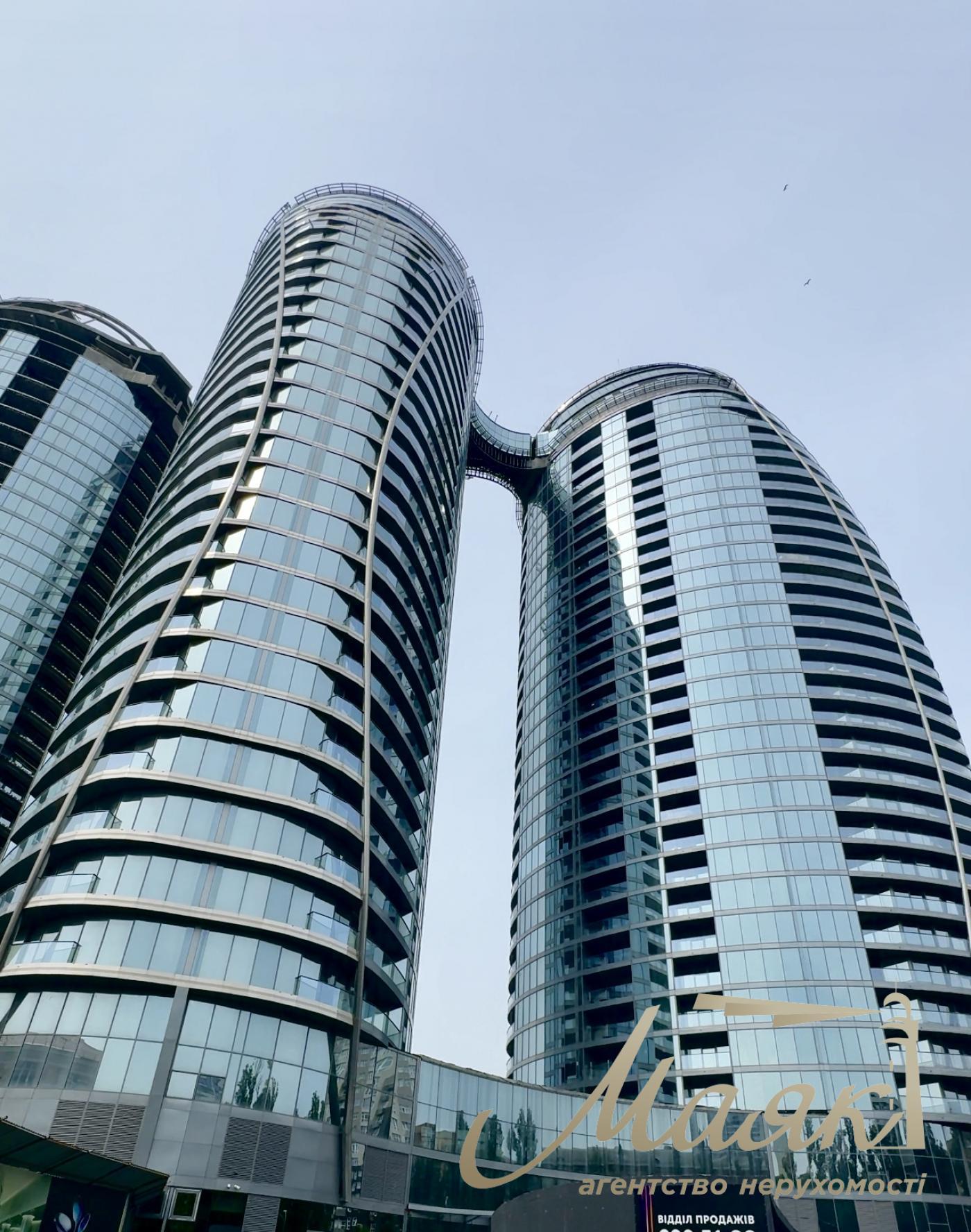 Продажа квартиры без ремонта 240 кв.м. в ЖК Taryan Towers
