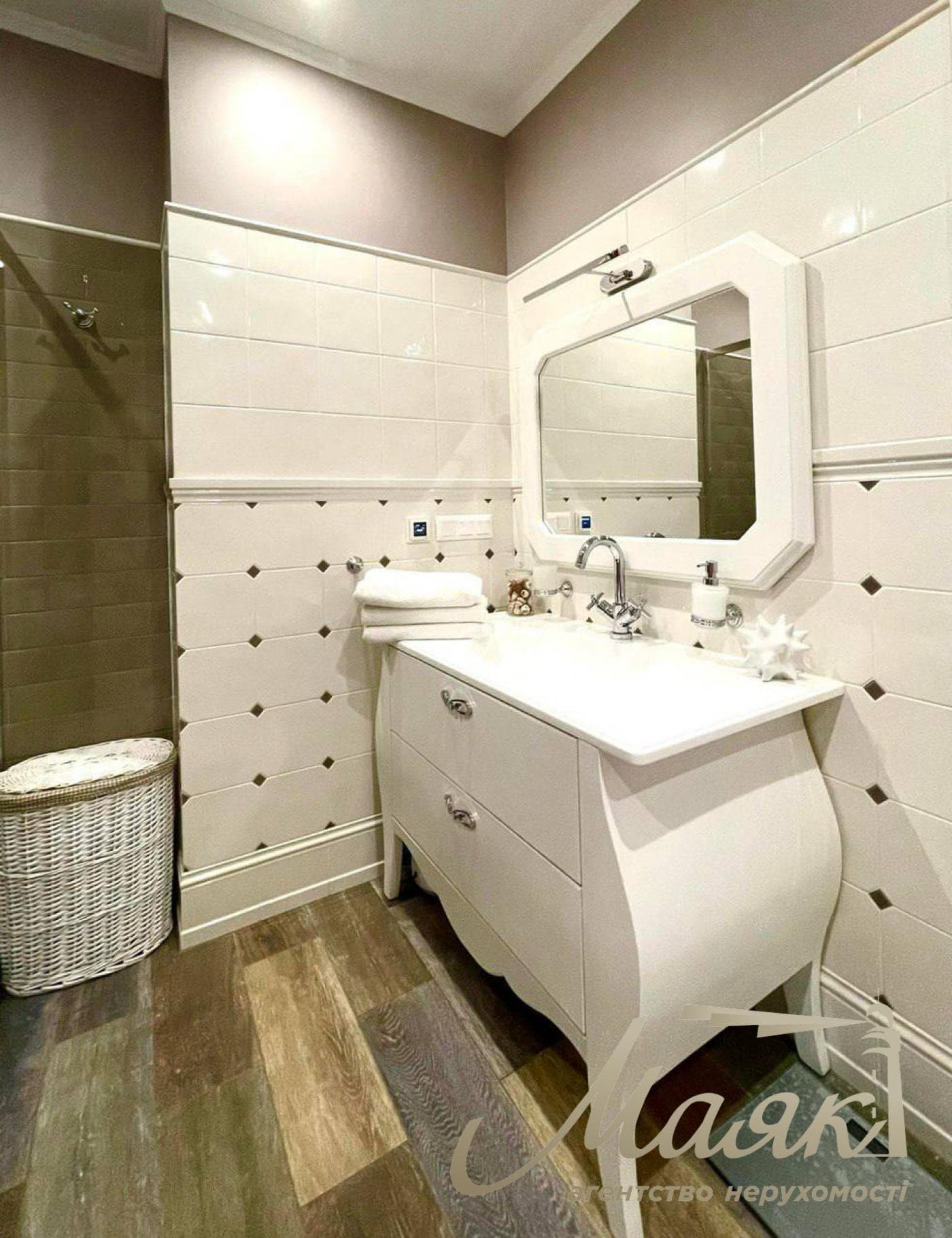 For sale 4 bedroom apartment in Park Avenue Residential Complex, 60 Goloseevsky Ave.