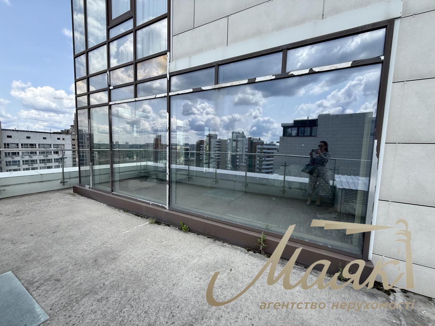 Apartment for sale with terrace in Residential Complex Boulevard Fontonov, Pechersk, Kiev